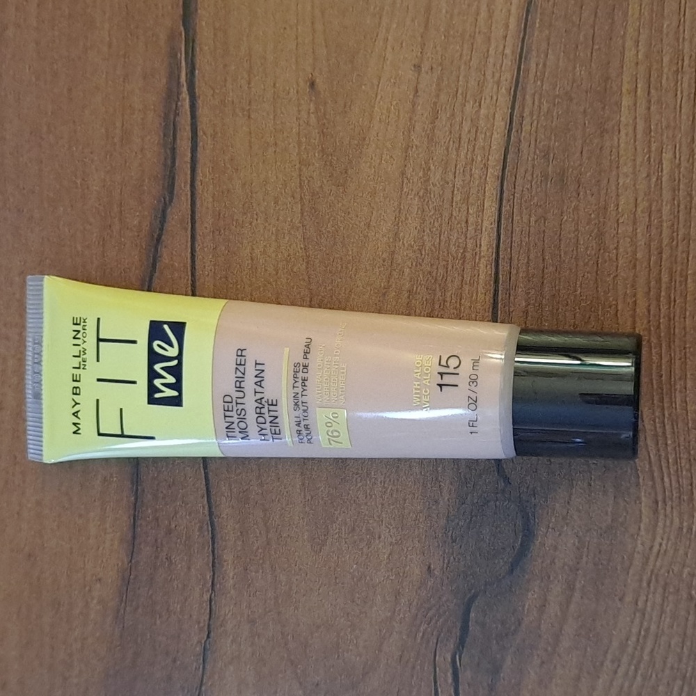 Maybelline Fit Me Tinted Moisturizer